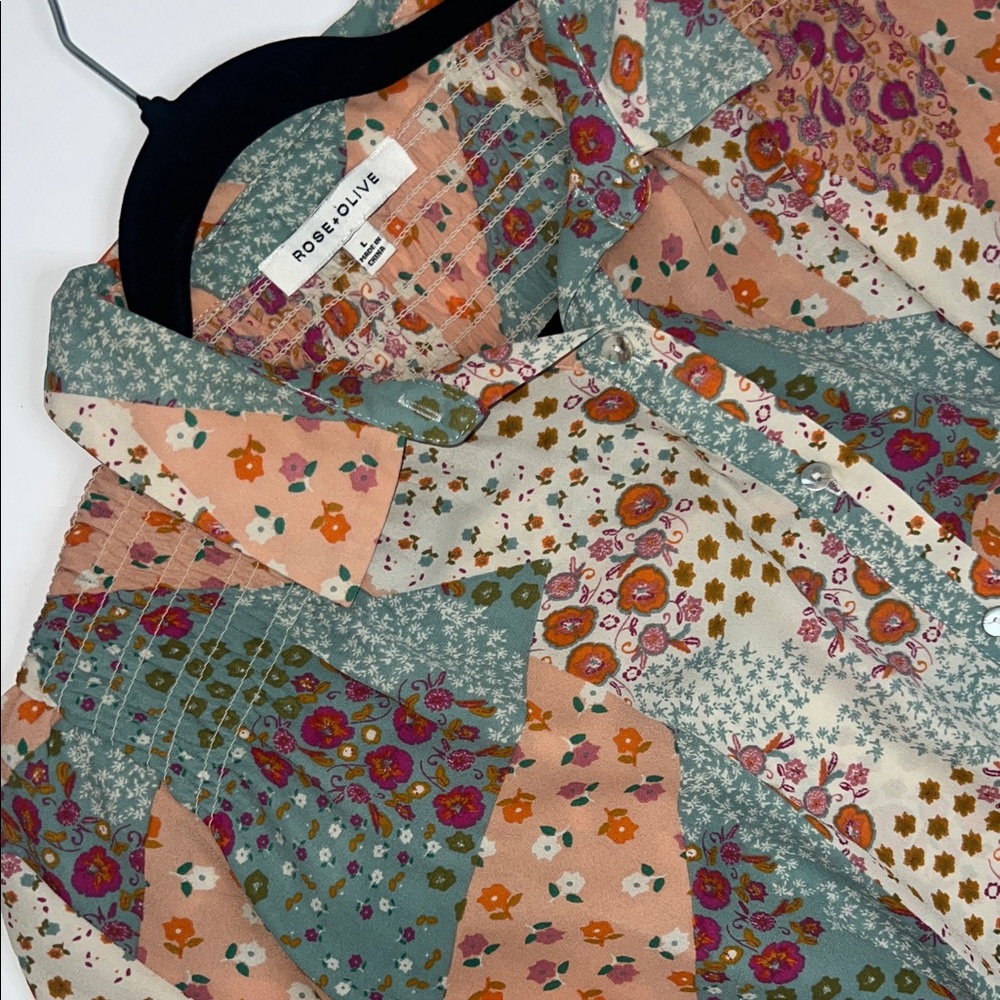 Like New Women’s Rose & Olive Multicolor Floral Blouse - Picture 4 of 10